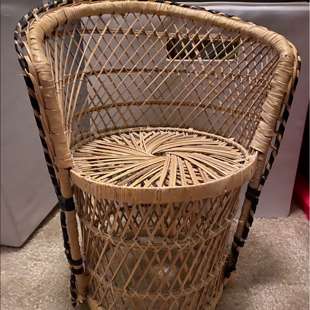 Wicker plant stand
